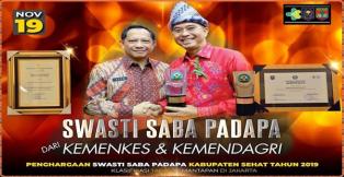 Bupati Musi Rawas H. Hendra Gunawan mendapat penghargaan Swasti Saba Padapa